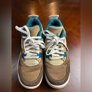 Jordan 4 retro  Kids Sneakers in Brown and Cream size 2Y